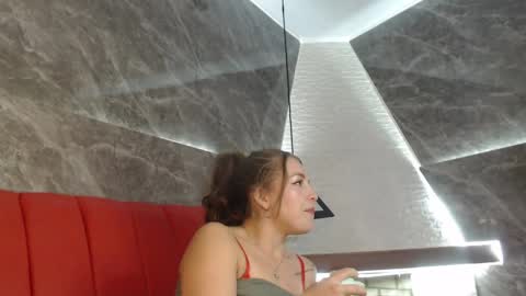 Isa online show from February 11, 5:29 pm