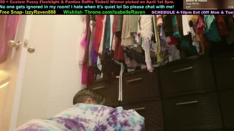 IsabelleRaven online show from April 3, 9:00 pm