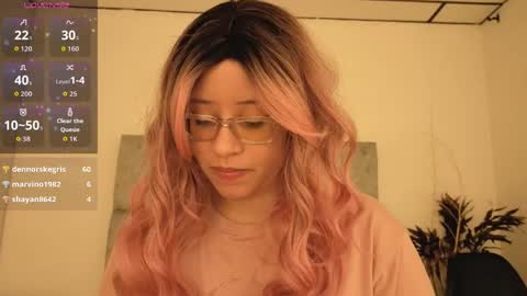 Waifu Izumi  online show from April 11, 7:45 am