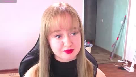 Snapshot of _jane_sweet_ chatting on October 2, 9:41 am jane online show from October 2, 9:41 am