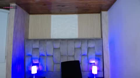 Mia online show from October 15, 4:08 pm