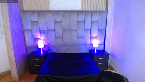 Mia online show from September 29, 2:27 pm