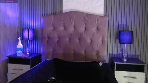 Mia online show from November 13, 5:26 pm