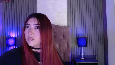 Mia online show from November 12, 3:25 pm