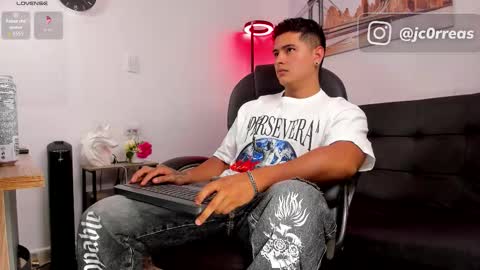 _juanes__ online show from October 25, 10:32 pm