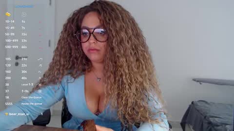 _just_a_queen_3 online show from March 1, 5:17 pm