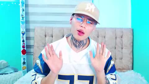 mod online show from March 11, 9:12 am