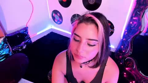 _karine01 online show from January 8, 10:37 pm