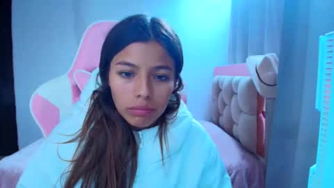 khloe sweet online show from April 15, 9:37 pm