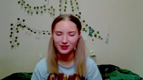 _kikiclark_ online show from November 23, 8:51 pm