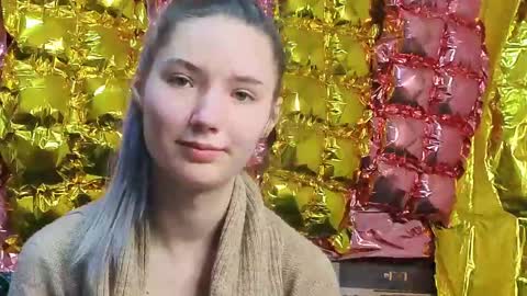 _kikiclark_ online show from April 15, 8:31 pm