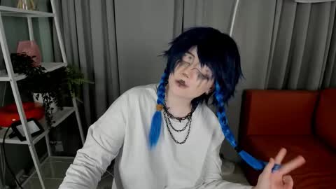 Li online show from October 5, 8:38 pm