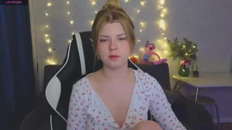 Molly   Emily online show from February 4, 6:56 pm