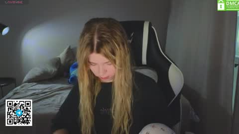 Molly   Emily online show from June 27, 2:34 pm
