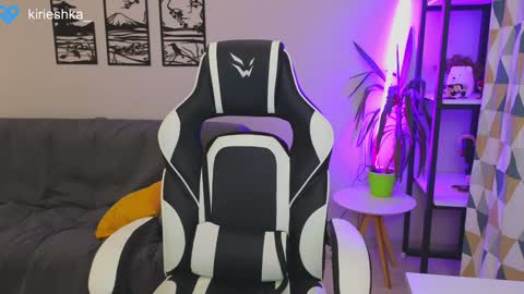 Molly   Emily online show from December 21, 2:14 pm