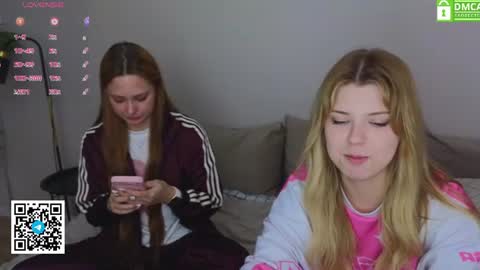 Molly   Emily online show from June 25, 6:46 pm