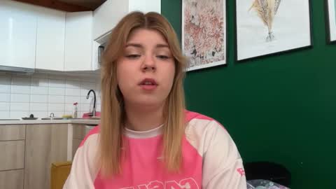 Molly   Emily online show from March 28, 10:38 am