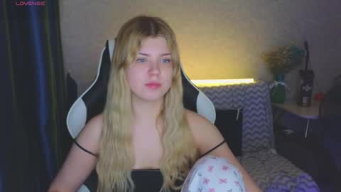 Molly   Emily online show from May 17, 8:40 pm