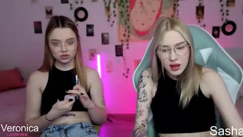 _kitekat_ online show from November 11, 9:22 am