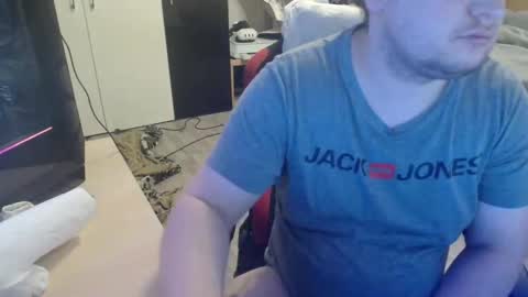 _kitsu_ online show from December 14, 3:35 am