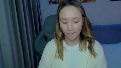 _lalune_ online show from January 23, 7:51 pm