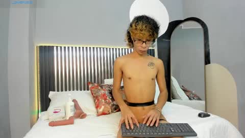  L E M M O N  online show from April 25, 9:01 pm