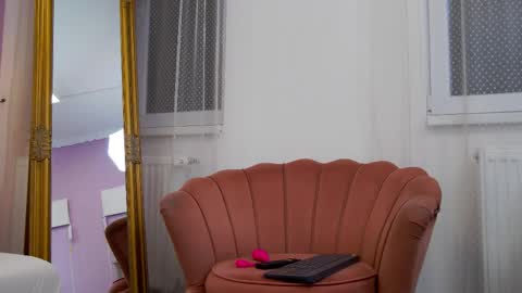 Lena Paul online show from November 28, 5:37 am