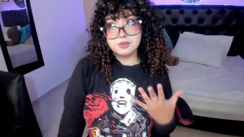 Liily online show from April 8, 10:13 pm