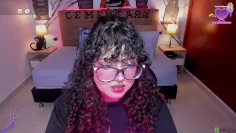 Liily online show from October 18, 9:30 pm