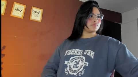 Ivy 3 online show from November 18, 7:06 pm