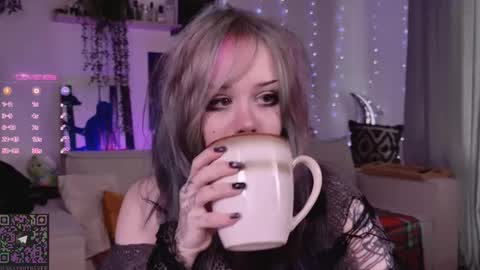 Lolly online show from February 10, 11:57 am