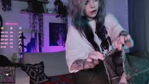 Lolly online show from February 11, 11:58 am