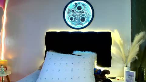 Lorrayne online show from April 18, 12:07 pm