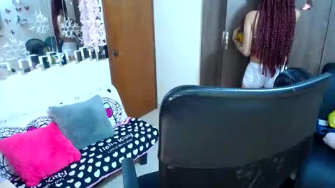 NICOLE online show from December 16, 1:10 am