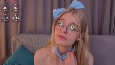 Monica online show from October 9, 6:24 pm