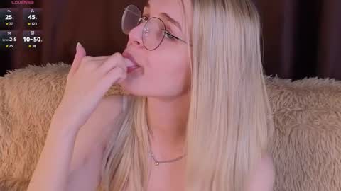 Monica online show from October 17, 6:12 pm