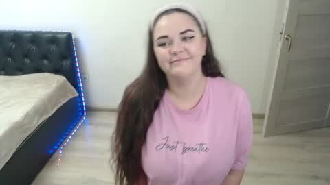 Kate online show from July 1, 3:31 pm