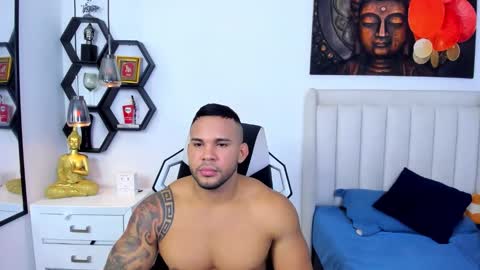 _matthew_santos_ online show from December 18, 11:00 pm