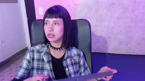 Mavis  online show from October 14, 8:12 pm