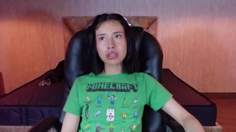 Mavis  online show from October 28, 8:43 pm