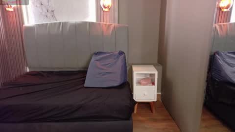 Mavis  online show from October 21, 9:18 pm