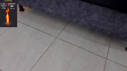 _maximo_1 online show from June 27, 12:44 pm