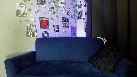 _maximo_1 online show from May 14, 11:08 am