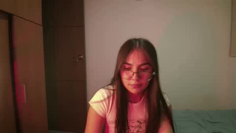 max and abby online show from April 22, 1:24 am