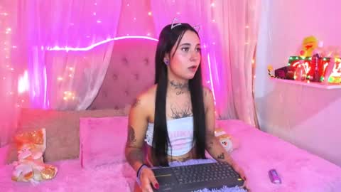 Mia online show from January 26, 8:45 pm
