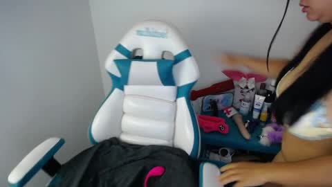  Mia  online show from February 18, 4:14 pm