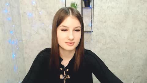 Mia online show from February 20, 6:03 pm