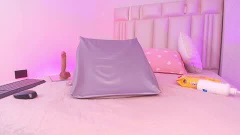 Mia  online show from February 27, 12:31 pm