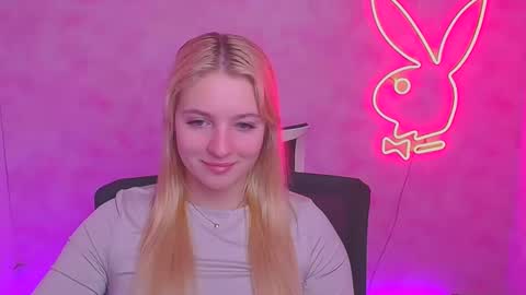 Melanie online show from February 2, 6:04 am