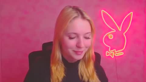 Melanie online show from November 12, 6:49 am